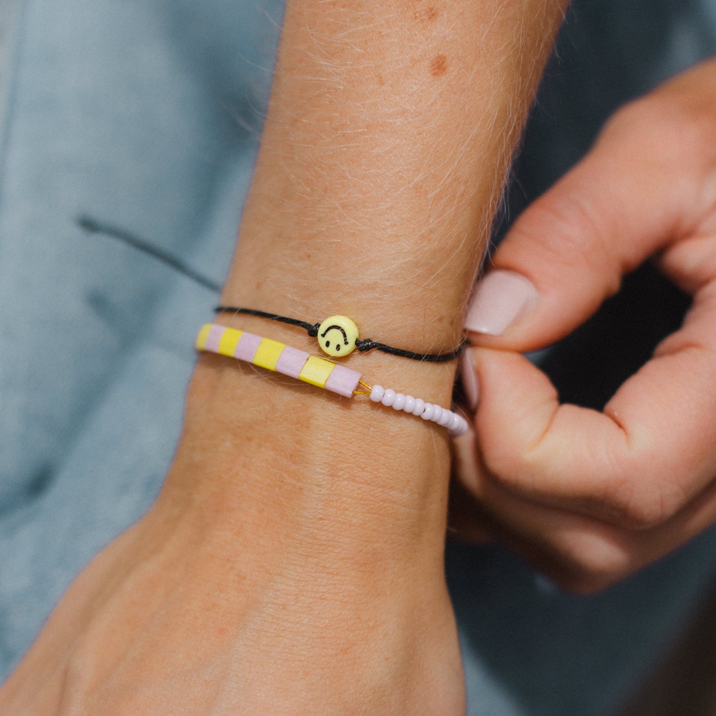 Smiley-Armband schwarz